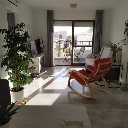 Playa Escollera Εστεπόνα