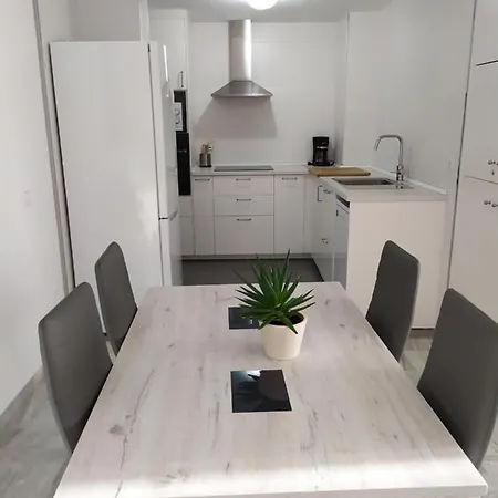 Playa Escollera Estepona